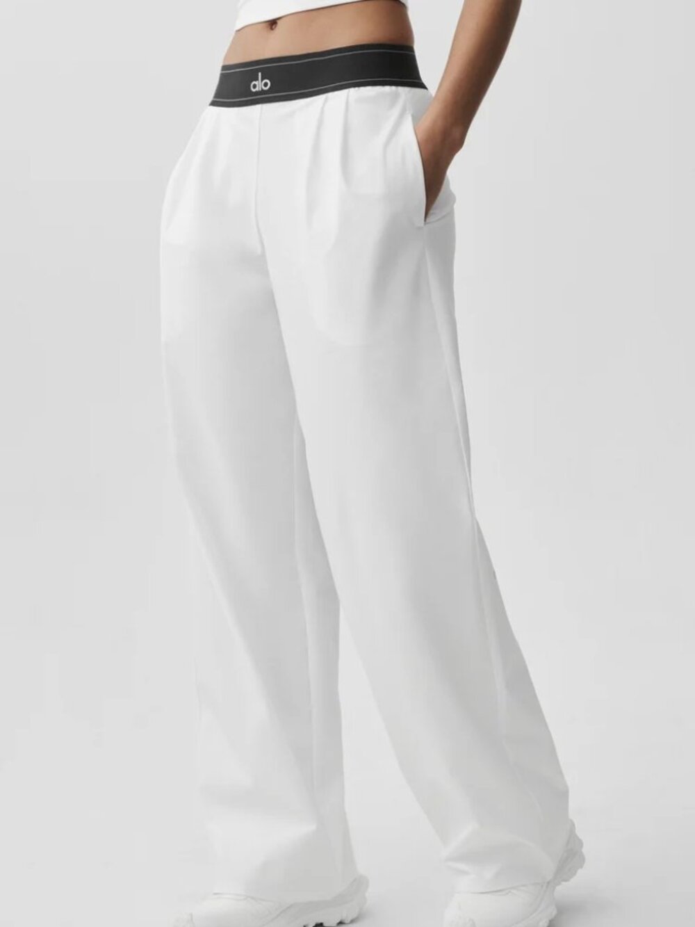 Regular Alo Yoga White/Black Suit Up Trouser NWT Comfortable Loose Fitπ΄π - Picture 1 of 7